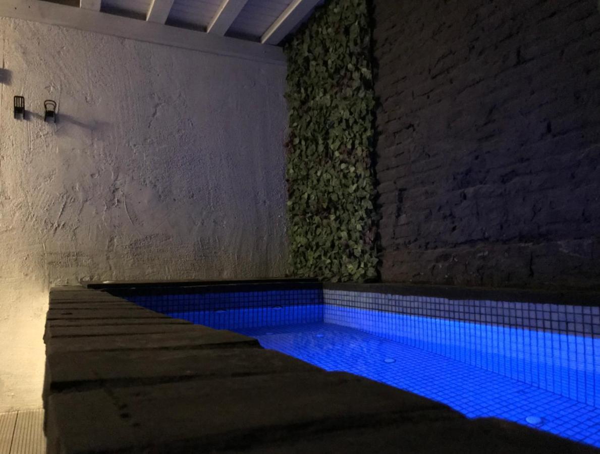 Pequeño Con Mini Piscina * Valenza